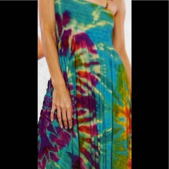 Long Dress by Sacred Threads.   CL/GR 11.  222481 - Picture 2 of 7